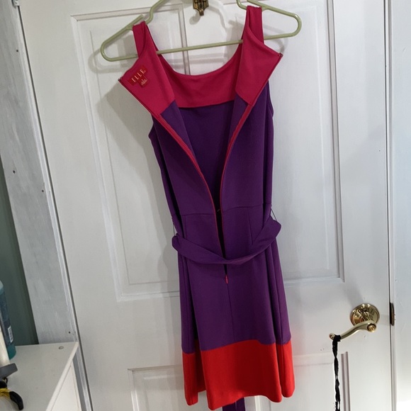 Sleeveless Stretch Knit Dress - Picture 4 of 5
